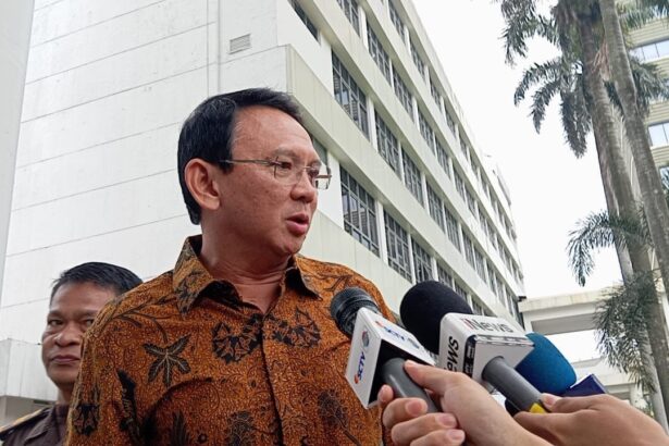 Mantan Komut PT Pertamina Ahok di Kejaksaan Agung